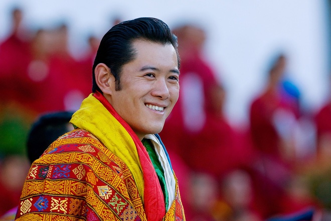 Nhà vua Bhutan băng rừng xuyên núi 14 tháng, thị sát chống dịch Covid-19 - 1