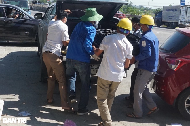 Nữ tình nguyện viên 17 tuổi trên chốt chống dịch căng nhất Nghệ An - 10 Nữ tình nguyện viên 17 tuổi trên chốt chống dịch căng nhất Nghệ An - 10