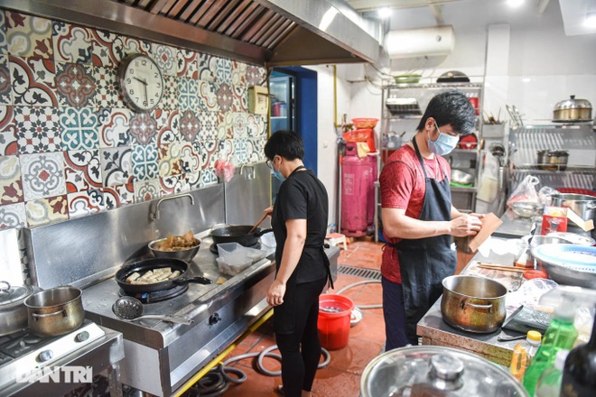 The store only sells traditional dishes, closing hundreds of orders, huge sales - 1