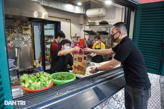 The store only sells traditional dishes, closing hundreds of orders, huge sales - 10