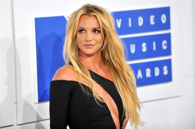 Britney từng muốn sinh thêm nhưng bị cấm và ép làm việc - 1