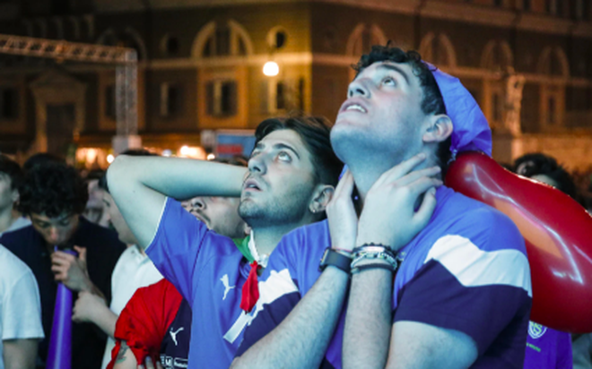Cảm xúc vỡ òa của đội tuyển Italia sau trận thắng nghẹt thở trước Áo - 13
