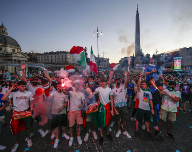 Cảm xúc vỡ òa của đội tuyển Italia sau trận thắng nghẹt thở trước Áo - 18