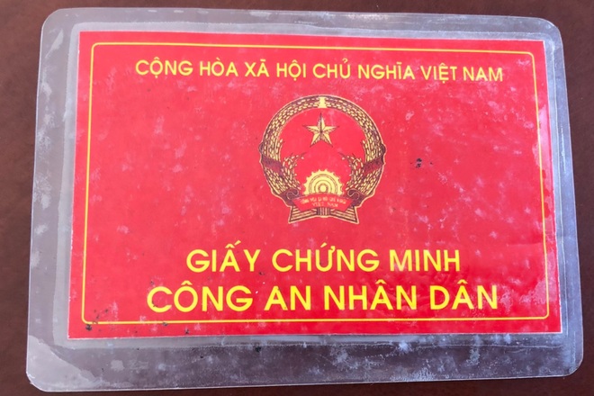 Gã biến thái mang theo súng và thẻ ngành công an giả đi sàm sỡ thiếu nữ - 2