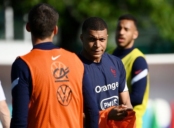 Mbappe bị chỉ trích thậm tệ trước trận đấu quan trọng của đội tuyển Pháp - 1 Mbappe bị chỉ trích thậm tệ trước trận đấu quan trọng của đội tuyển Pháp - 1