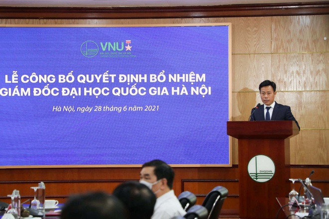 Phó Thủ tướng Vũ Đức Đam trao quyết định bổ nhiệm tân Giám đốc ĐHQGHN - 2 Phó Thủ tướng Vũ Đức Đam trao quyết định bổ nhiệm tân Giám đốc ĐHQGHN - 2