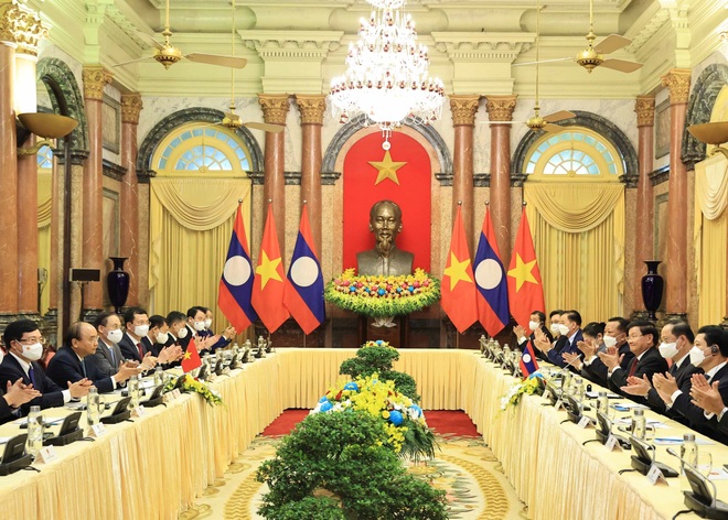 Chủ tịch nước Nguyễn Xuân Phúc hội kiến Tổng Bí thư, Chủ tịch nước Lào - 2