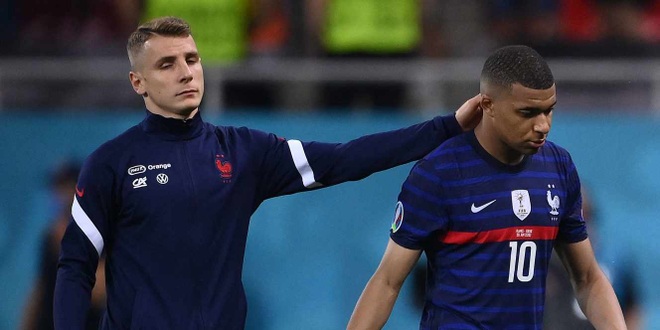 Báo giới Pháp sốc sau khi đội nhà bị Thụy Sỹ đá văng khỏi Euro 2020 - 2