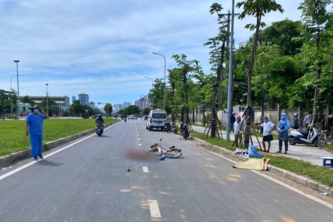 Hà Nội: Bí ẩn vụ bà cụ đi xe đạp tử vong trên đường Trịnh Văn Bô - 1