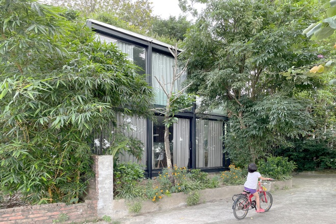 Ấn tượng với ngôi nhà trong suốt bên bờ sông Hồng - 7 Ấn tượng với ngôi nhà trong suốt bên bờ sông Hồng - 7