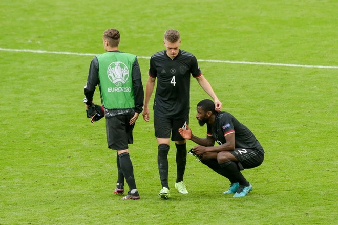 Nỗi thất vọng ê chề của đội tuyển Đức sau khi bị loại ở Euro 2020 - 9