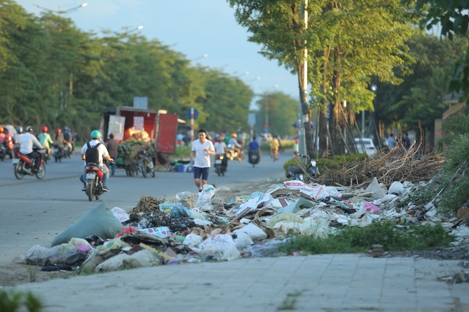 Nhếch nhác, nhem nhuốc trên đại lộ nghìn tỷ giữa thủ đô - 10