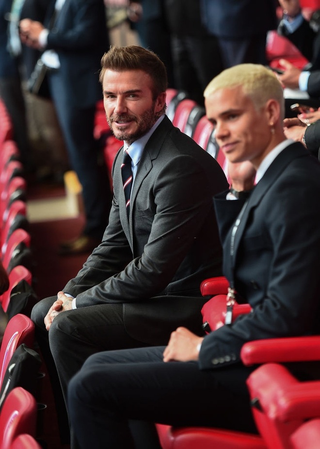David Beckham đẹp trai nổi bật khi đi xem Euro 2020 - 4