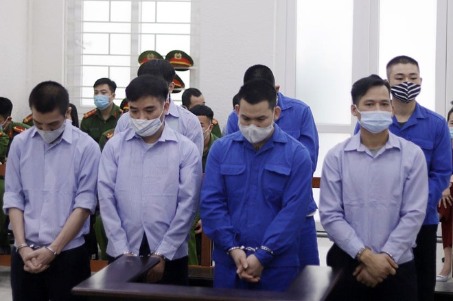 Hà Nội: Quang Rambo hầu tòa với mái tóc thằng Bờm - 3