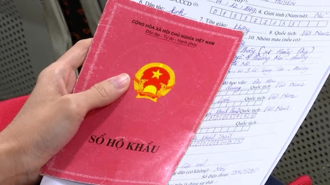 Công an Hà Nội ra văn bản hỏa tốc về thu hồi sổ hộ khẩu - 1 Công an Hà Nội ra văn bản hỏa tốc về thu hồi sổ hộ khẩu - 1