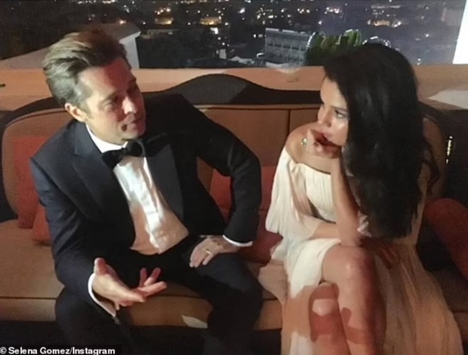 Vừa đến chơi nhà chồng cũ, nay Angelina Jolie lại hẹn ăn tối với trai trẻ - 2 Vừa đến chơi nhà chồng cũ, nay Angelina Jolie lại hẹn ăn tối với trai trẻ - 2