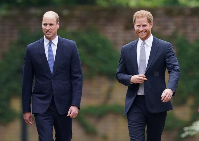 Gác lại sóng ngầm, Hoàng tử William - Harry hội ngộ vì Công nương Diana - 1
