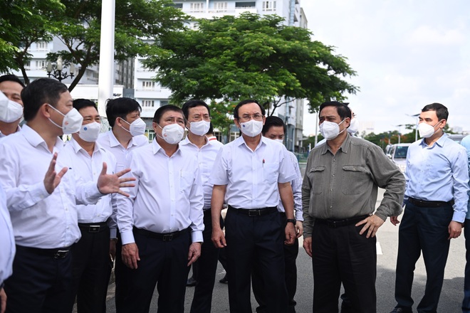 Tuần qua: TPHCM có 9 chuỗi lây nhiễm nguy hiểm, 300 sinh viên vào điểm nóng - 4 Tuần qua: TPHCM có 9 chuỗi lây nhiễm nguy hiểm, 300 sinh viên vào điểm nóng - 4