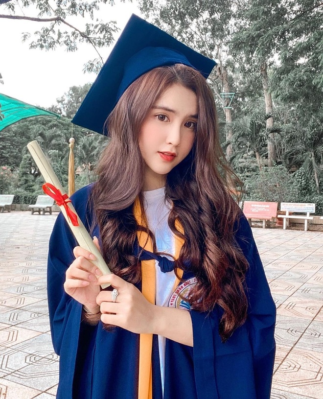 Cô gái eo 56cm tiết lộ thu nhập khủng, bao bạn trẻ ao ước - 12 Cô gái eo 56cm tiết lộ thu nhập khủng, bao bạn trẻ ao ước - 12