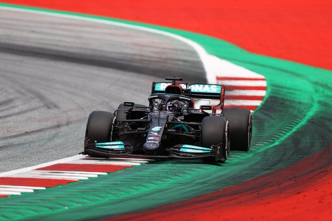 Đua F1 chặng 9: Verstappen thắng tuyệt đối, Hamilton tiếp tục gây thất vọng - 4 Đua F1 chặng 9: Verstappen thắng tuyệt đối, Hamilton tiếp tục gây thất vọng - 4