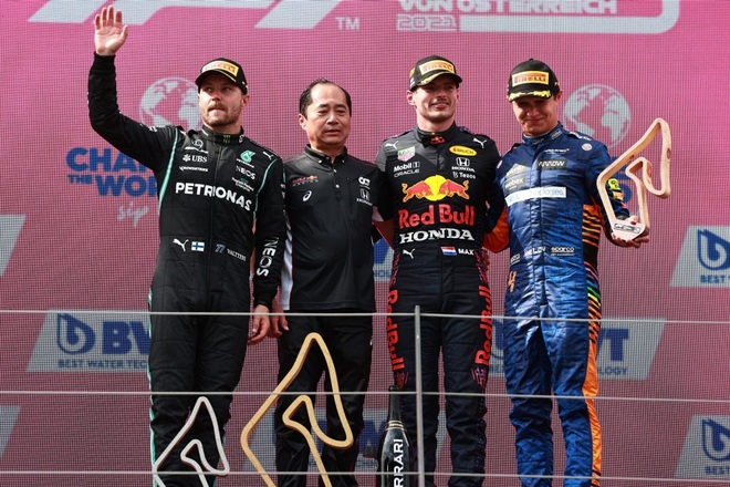 Đua F1 chặng 9: Verstappen thắng tuyệt đối, Hamilton tiếp tục gây thất vọng - 6 Đua F1 chặng 9: Verstappen thắng tuyệt đối, Hamilton tiếp tục gây thất vọng - 6