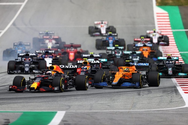 Đua F1 chặng 9: Verstappen thắng tuyệt đối, Hamilton tiếp tục gây thất vọng - 5 Đua F1 chặng 9: Verstappen thắng tuyệt đối, Hamilton tiếp tục gây thất vọng - 5