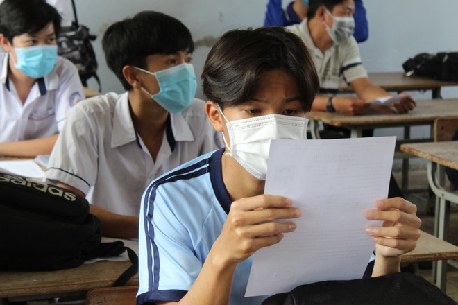 Khoảng 1 triệu thí sinh làm thủ tục dự thi tốt nghiệp THPT 2021 - 17 Khoảng 1 triệu thí sinh làm thủ tục dự thi tốt nghiệp THPT 2021 - 17
