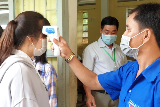 Khoảng 1 triệu thí sinh làm thủ tục dự thi tốt nghiệp THPT 2021 - 19 Khoảng 1 triệu thí sinh làm thủ tục dự thi tốt nghiệp THPT 2021 - 19