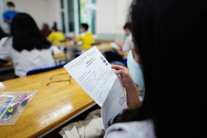 Vào phòng thi, thí sinh đừng mang điện thoại, nên đeo đồng hồ - 2 Vào phòng thi, thí sinh đừng mang điện thoại, nên đeo đồng hồ - 2