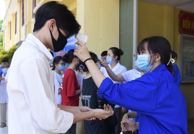 Khoảng 1 triệu thí sinh làm thủ tục dự thi tốt nghiệp THPT 2021 - 11 Khoảng 1 triệu thí sinh làm thủ tục dự thi tốt nghiệp THPT 2021 - 11