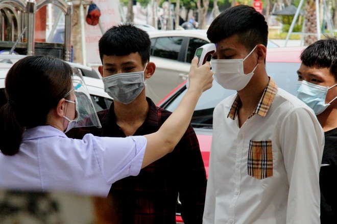 Khoảng 1 triệu thí sinh làm thủ tục dự thi tốt nghiệp THPT 2021 - 14 Khoảng 1 triệu thí sinh làm thủ tục dự thi tốt nghiệp THPT 2021 - 14