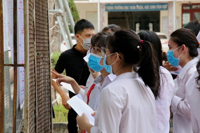 Khoảng 1 triệu thí sinh làm thủ tục dự thi tốt nghiệp THPT 2021 - 16 Khoảng 1 triệu thí sinh làm thủ tục dự thi tốt nghiệp THPT 2021 - 16