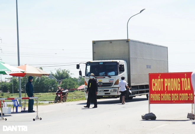 Nghệ An lập các chốt ra vào tỉnh, bỏ quy định xét nghiệm SARS-CoV-2 - 1