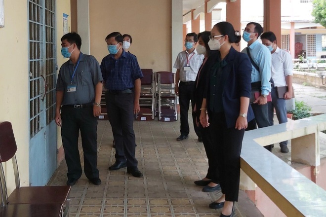 Phó giám đốc Sở GD, thường trực Ban chỉ đạo thi THPT dương tính SARS-CoV-2 - 1 Phó giám đốc Sở GD, thường trực Ban chỉ đạo thi THPT dương tính SARS-CoV-2 - 1