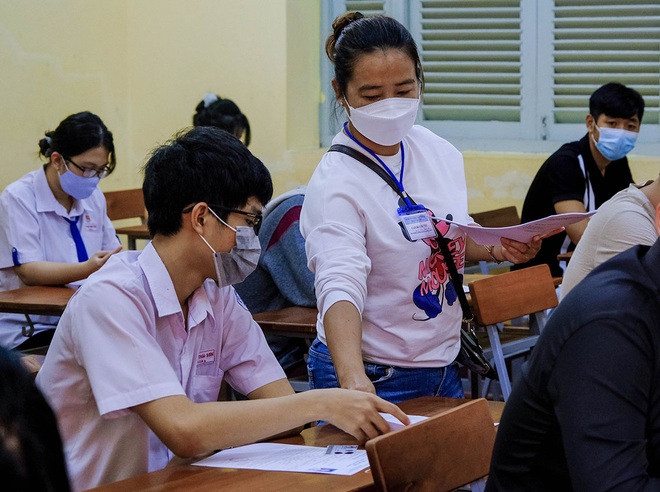 Khoảng 1 triệu thí sinh làm thủ tục dự thi tốt nghiệp THPT 2021 - 5 Khoảng 1 triệu thí sinh làm thủ tục dự thi tốt nghiệp THPT 2021 - 5