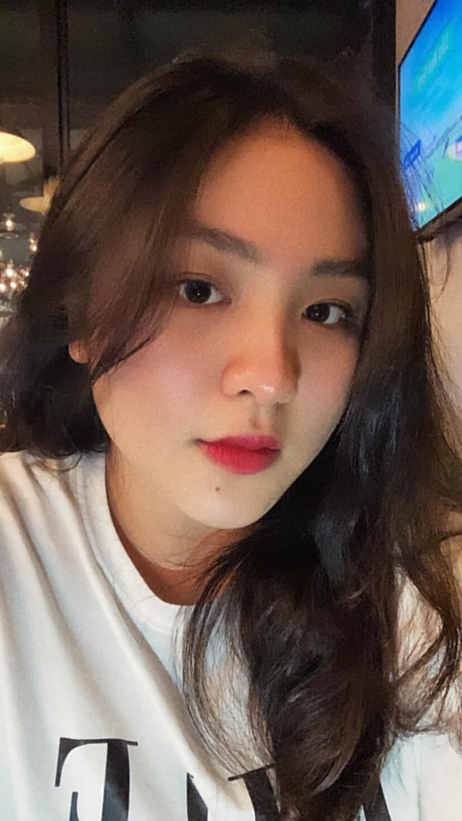 Nét đẹp tự nhiên vô cùng hút mắt của nữ sinh ĐH Tôn Đức Thắng - 11 Nét đẹp tự nhiên vô cùng hút mắt của nữ sinh ĐH Tôn Đức Thắng - 11