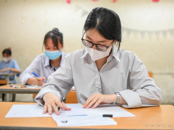 Bí mật của nước và Sóng của Xuân Quỳnh vào đề thi Văn tốt nghiệp 2021 - 2 Bí mật của nước và Sóng của Xuân Quỳnh vào đề thi Văn tốt nghiệp 2021 - 2