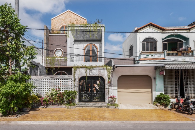 3become1house05 1625734966931 - Gh&eacute;p 3 nh&agrave; ống ri&ecirc;ng biệt th&agrave;nh tư dinh rộng hơn 500 m2 ở S&oacute;c Trăng
