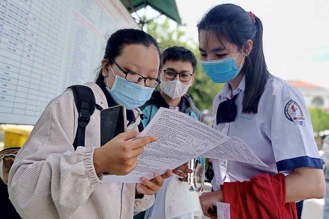 Nóng: Bộ GD-ĐT công bố đáp án các môn thi trắc nghiệm - 1