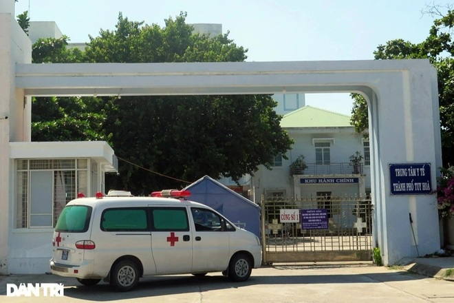 Phú Yên: Nhiều lần vận chuyển F0, một bác sĩ nhiễm SARS-CoV-2 - 2