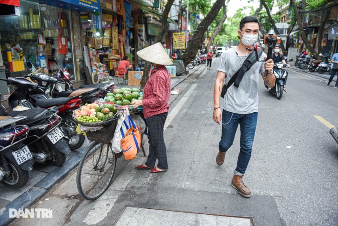 Following in the footsteps of the guy who brought international tourists to discover Hanoi through... smartphone - 6