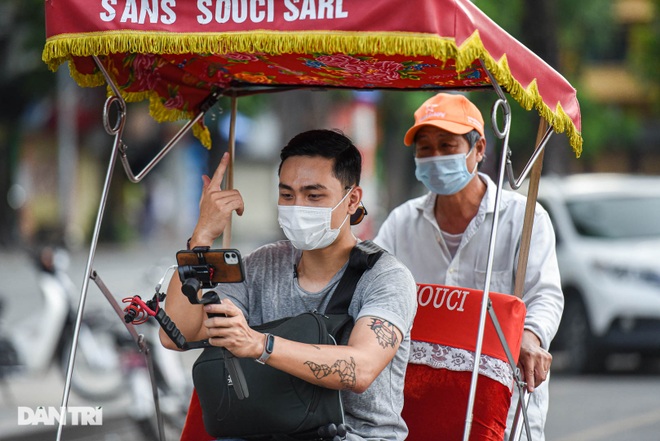 Follow in the footsteps of the guy who brought international tourists to discover Hanoi through... smartphone - 5