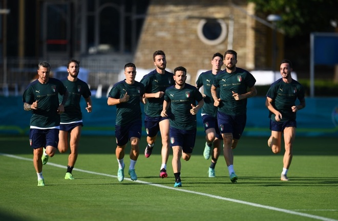 Sự cố khiến đội tuyển Italia hoảng hồn trước trận chung kết Euro 2020 - 1