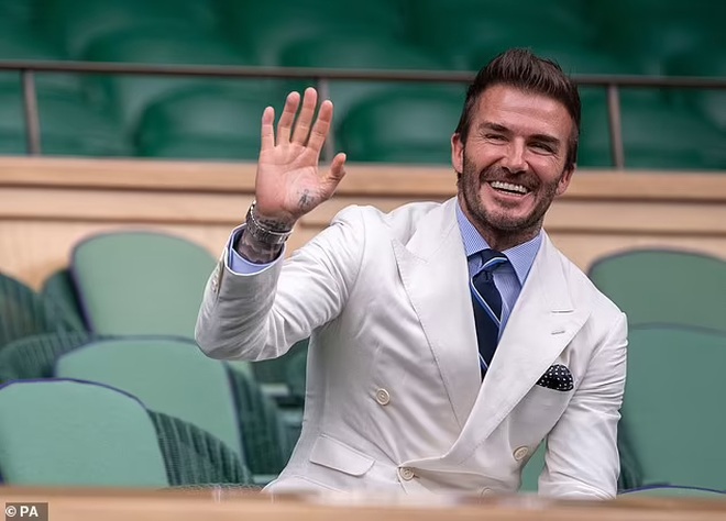 David Beckham hút ống kính phóng viên khi đi xem Wimbledon - 1