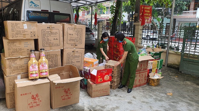 Phát sốt với chai bỏng ngô khổng lồ cao nửa mét, nặng một cân - 3