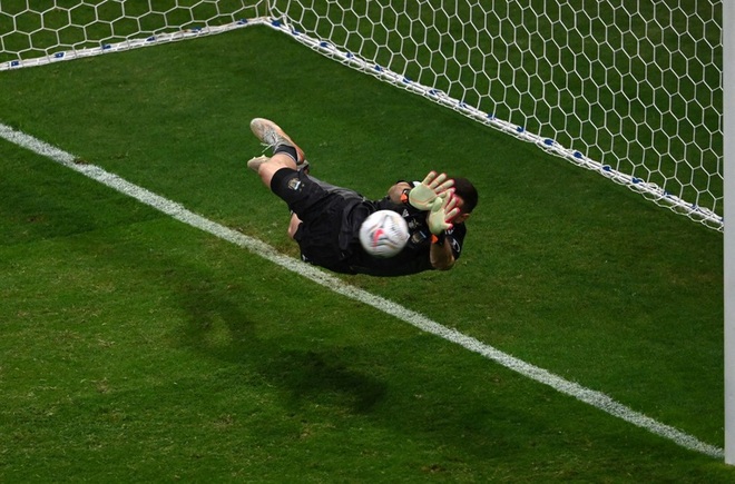 Đội trưởng Messi và thủ môn Martinez được vinh danh ở Copa America - 3