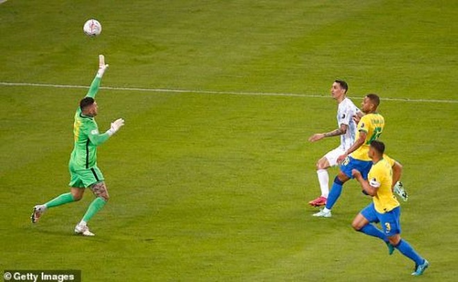 Neymar khóc nức nở nhìn Messi và Argentina lên ngôi vô địch Copa America - 1