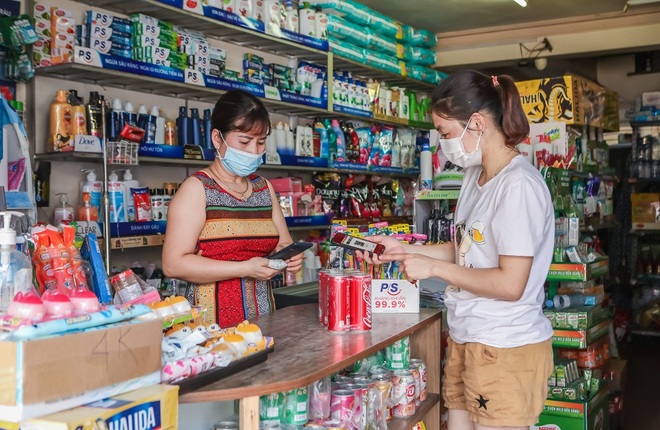 VinShop phủ đỏ mọi ngõ ngách, đưa tạp hóa lên đời công nghệ - 3 VinShop phủ đỏ mọi ngõ ngách, đưa tạp hóa lên đời công nghệ - 3