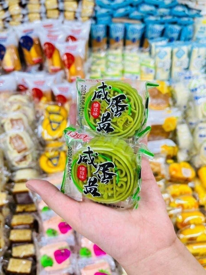Bánh trung thu siêu rẻ, chỉ từ 2.000 đồng/cái có gì mà dân mạng xôn xao? - 2 Bánh trung thu siêu rẻ, chỉ từ 2.000 đồng/cái có gì mà dân mạng xôn xao? - 2