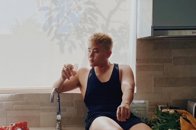 Bạn trẻ TPHCM sống chậm mùa dịch: Học nấu ăn, viết nhạc, yêu xa - 1